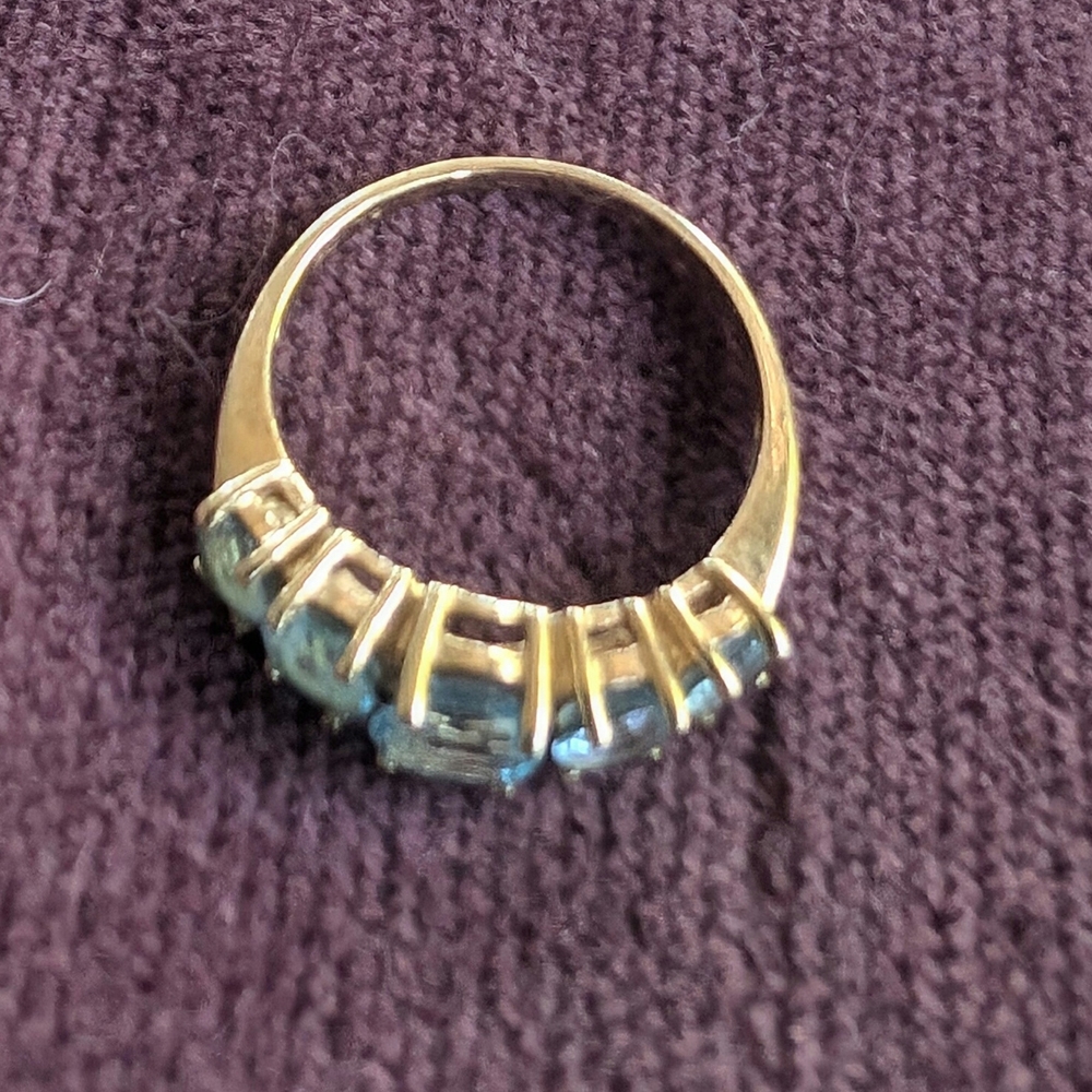 Elegant Vintage 10k Gold and Blue Topaz Women's Ring Size 5